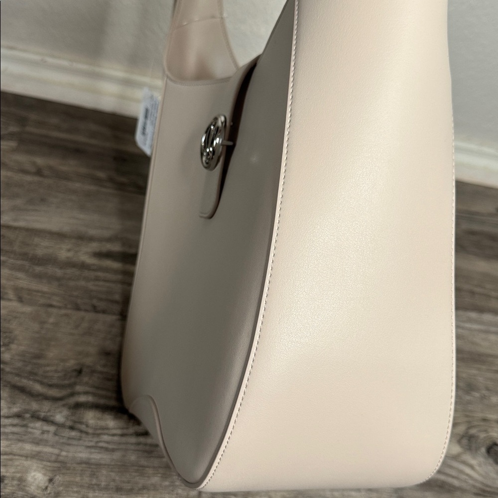 Lululemon Leather Alternative Shoulder Bag 8L Cream Cashew Vegan Handbag Trendy - Picture 10 of 11